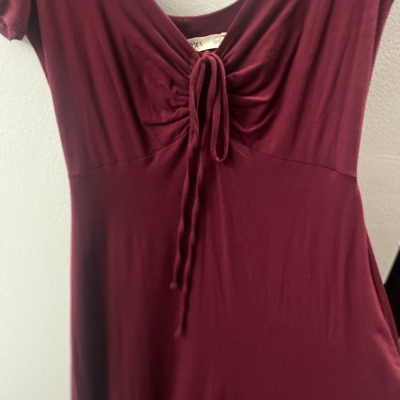 Elegant Sozy Midi Dress - Picture 5 of 5